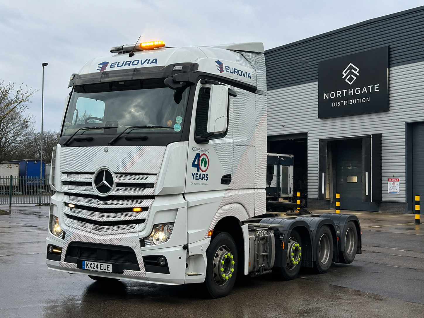 HGV truck service image